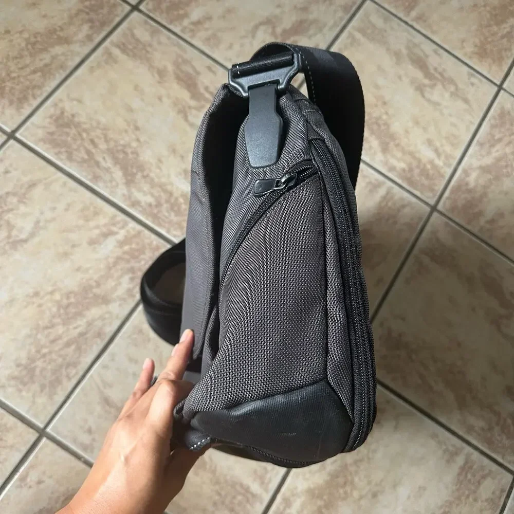 Tumi‎ T For Tech Briefcase Messenger Laptop Bag Crossbody Strap Black